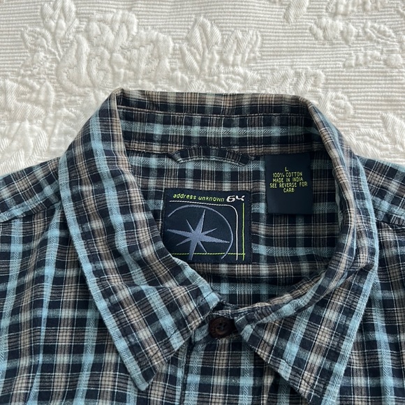 ADDRESS UNKNOWN SHORT SLEEVE BUTTON DOWN MEN’S SHIRT LARGE - Picture 3 of 9